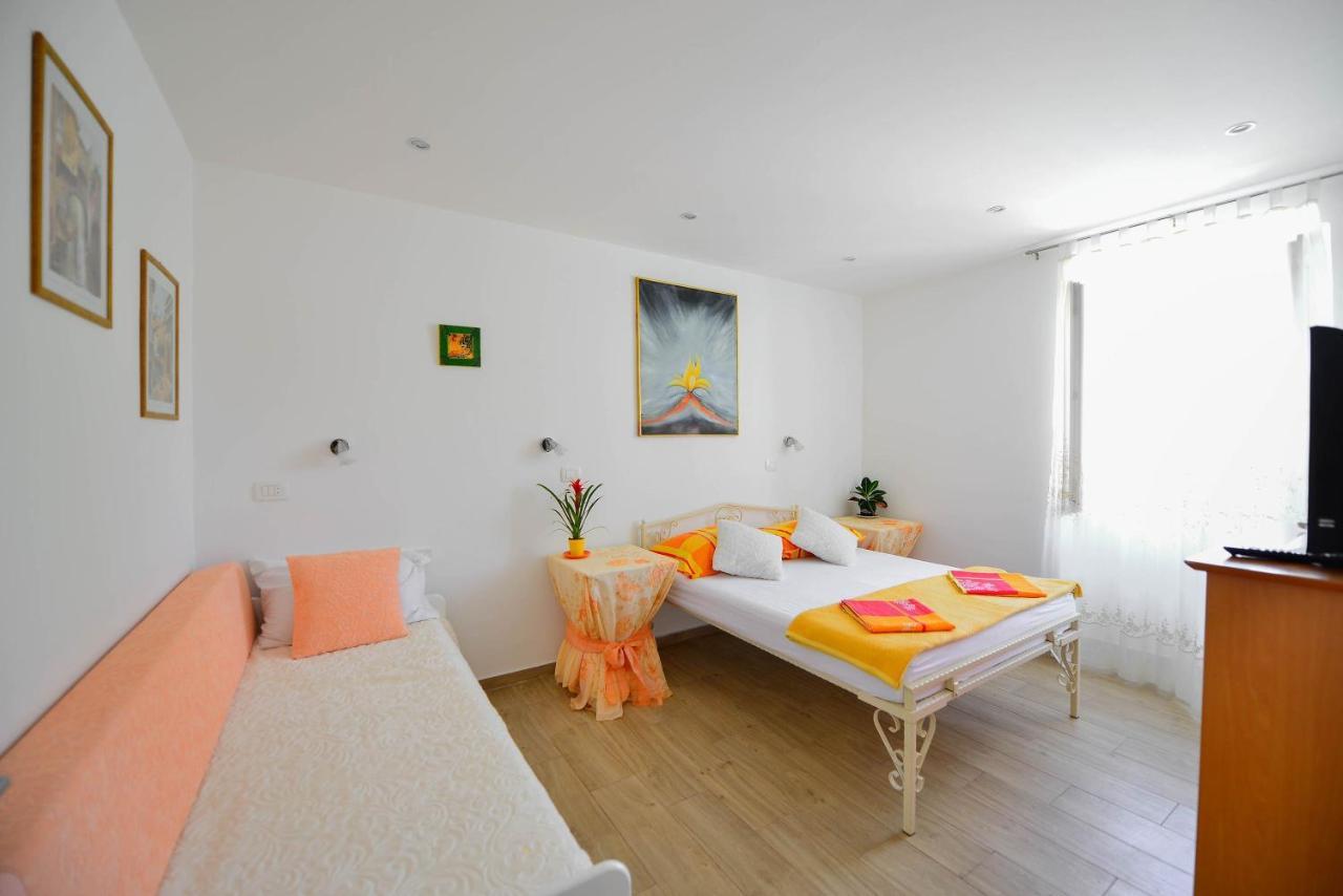 Apartments Bulovic In The Very Center Of Split Exterior foto