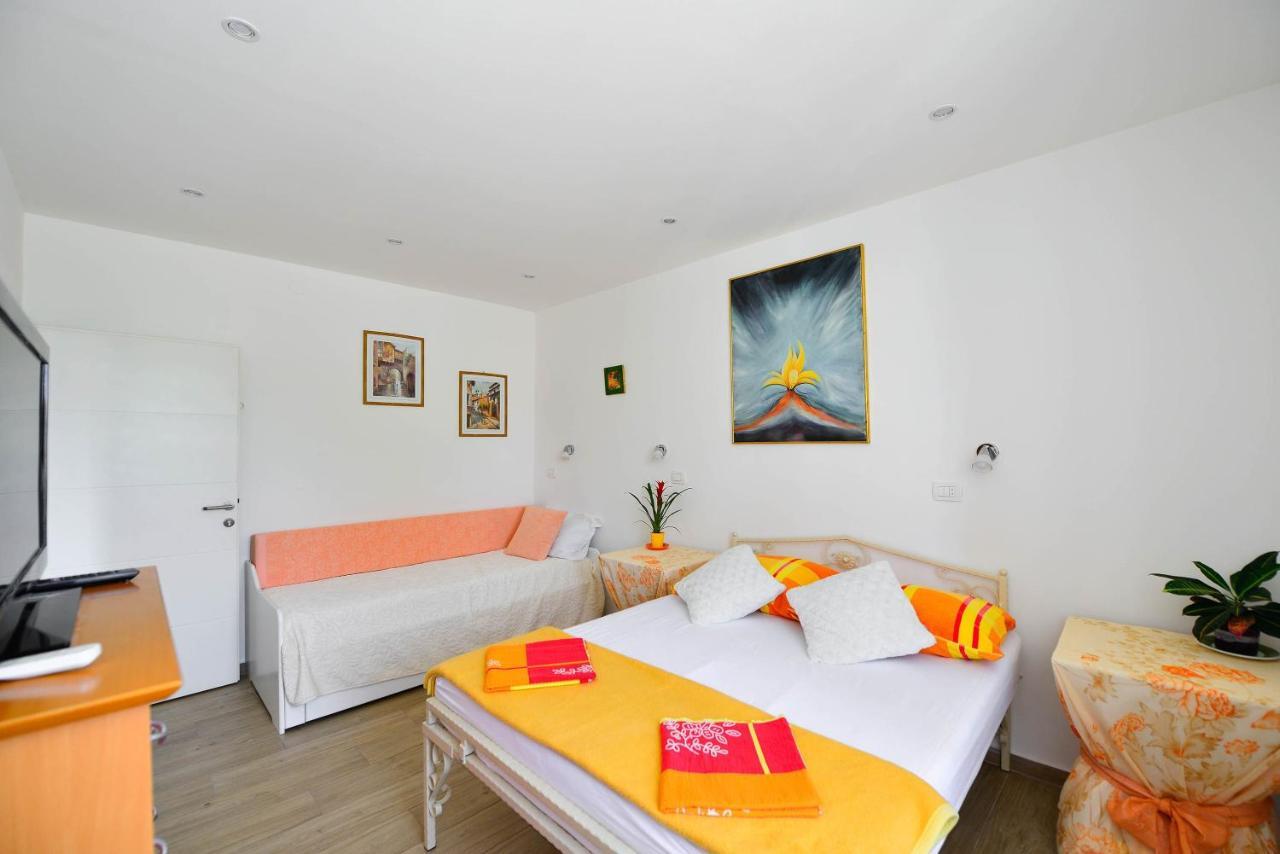 Apartments Bulovic In The Very Center Of Split Exterior foto