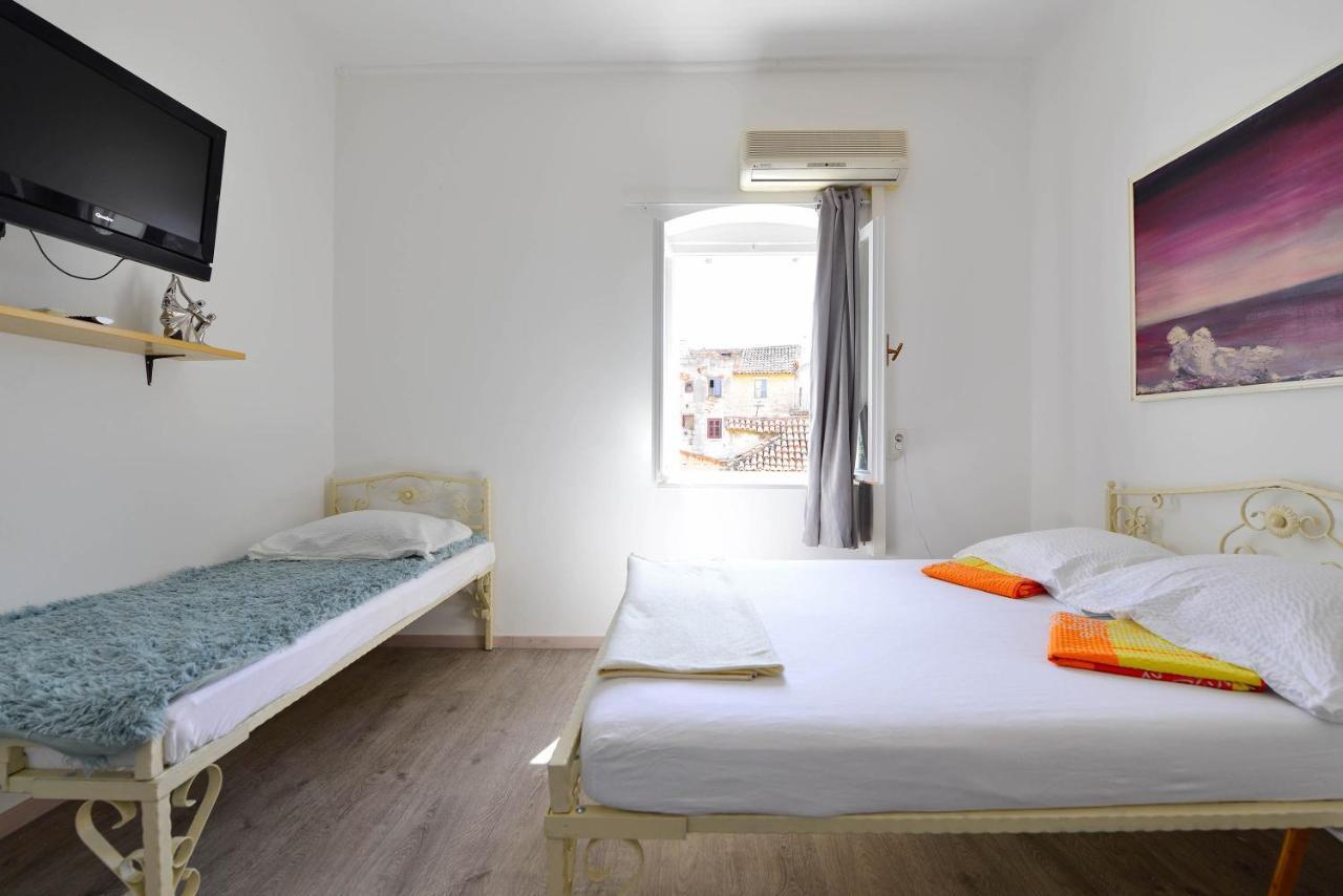Apartments Bulovic In The Very Center Of Split Exterior foto